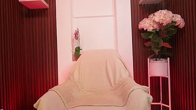 MaddyWattson online show from October 25, 2025, 11:42 am