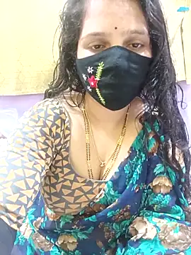 Snapshot of Rising_Smiler chatting on October 10, 2025, 8:31 pm Rising Smiler online show from October 10, 2025, 8:31 pm