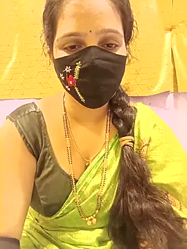 Snapshot of Rising_Smiler chatting on October 24, 2025, 5:23 pm Rising Smiler online show from October 24, 2025, 5:23 pm