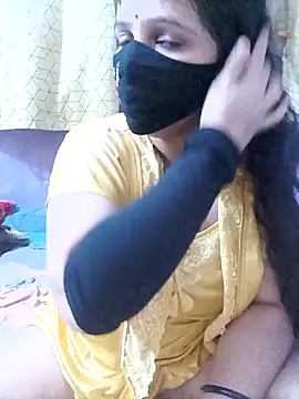 Snapshot of Rising_Smiler chatting on October 29, 2025, 6:29 pm Rising Smiler online show from October 29, 2025, 6:29 pm