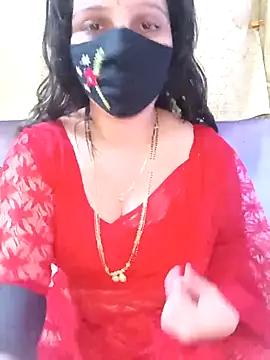 Snapshot of Rising_Smiler chatting on October 31, 2025, 5:42 pm Rising Smiler online show from October 31, 2025, 5:42 pm