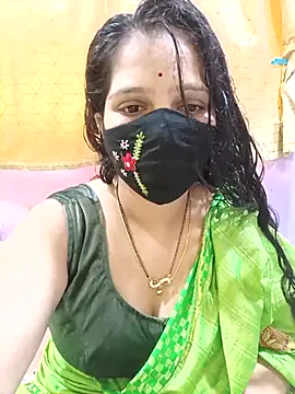 Snapshot of Rising_Smiler chatting on October 7, 2025, 4:35 am Rising Smiler online show from October 7, 2025, 4:35 am