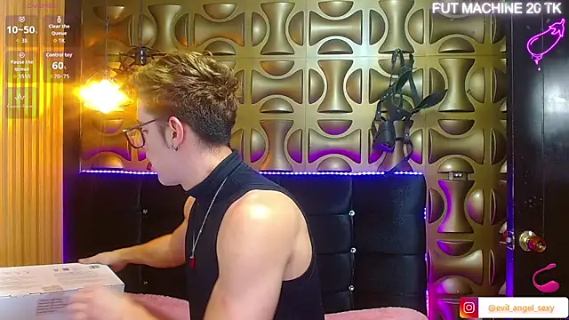 angel sexyevil online show from December 4, 2025, 12:15 pm