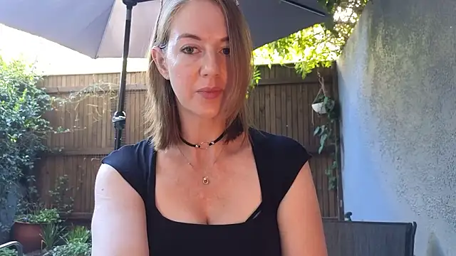 Snapshot of TopsyWilde chatting on March 9, 2026, 9:35 am TopsyWilde online show from March 9, 2026, 9:35 am