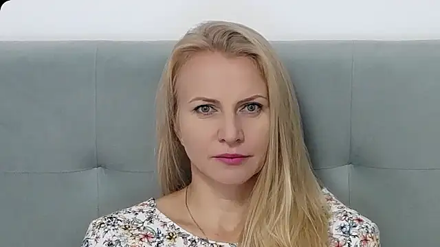 Snapshot of K__Adrienne chatting on September 30, 2025, 4:40 am K Adrienne online show from September 30, 2025, 4:40 am