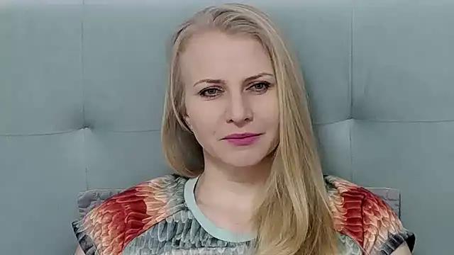 Snapshot of K__Adrienne chatting on March 2, 2025, 6:05 am K Adrienne online show from March 2, 2025, 6:05 am