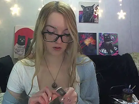 Snapshot of SecretSophia chatting on November 22, 2025, 8:51 pm SecretSophia online show from November 22, 2025, 8:51 pm