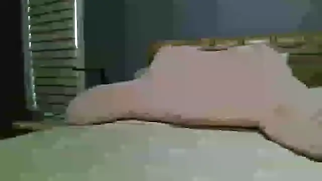 Lisaisluscious online show from May 5, 2026, 2:20 pm