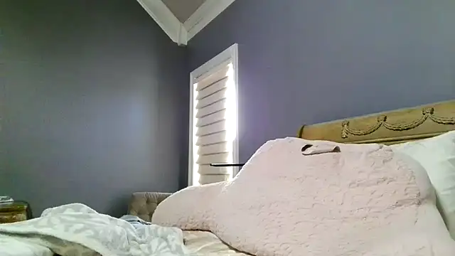 Lisaisluscious online show from May 3, 2026, 2:42 pm