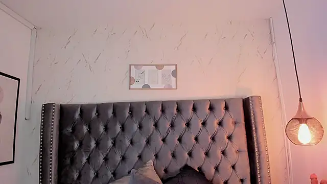 Snapshot of Kim_Blane chatting on October 15, 2025, 4:11 am Kim Blane online show from October 15, 2025, 4:11 am