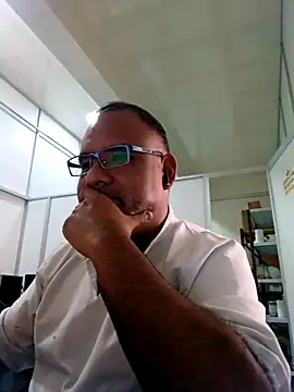 Snapshot of PhillDrake11 chatting on March 25, 2026, 7:57 pm PhillDrake11 online show from March 25, 2026, 7:57 pm