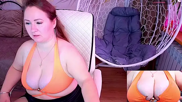 Snapshot of AlisaMisty chatting on October 22, 2025, 3:22 pm AlisaMisty online show from October 22, 2025, 3:22 pm