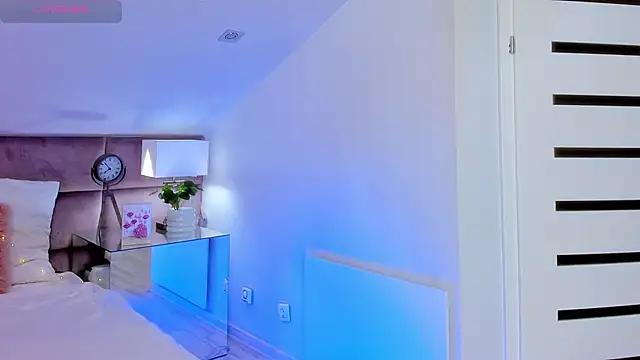 MiaMuse online show from March 6, 2026, 8:15 pm