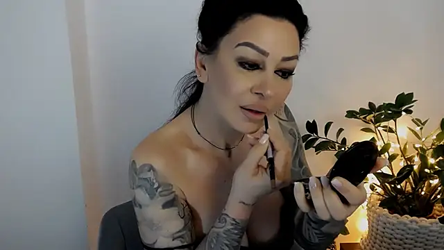 Snapshot of Xentthia chatting on April 27, 2026, 2:37 pm Xentthia online show from April 27, 2026, 2:37 pm