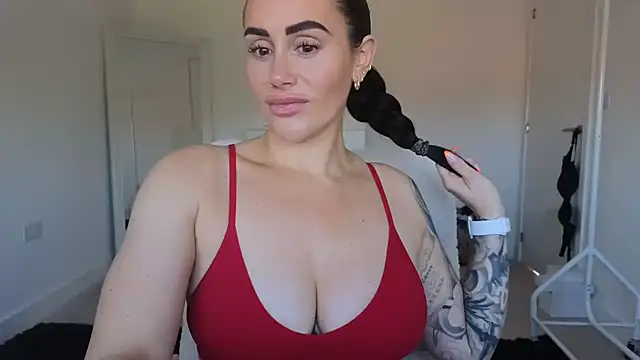 Snapshot of LibbyLoveHeartx chatting on July 8, 2026, 8:15 am LibbyLoveHeartx online show from July 8, 2026, 8:15 am