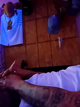 Snapshot of Jewfish420 chatting on December 5, 2024, 7:32 am Jewfish420 online show from December 5, 2024, 7:32 am