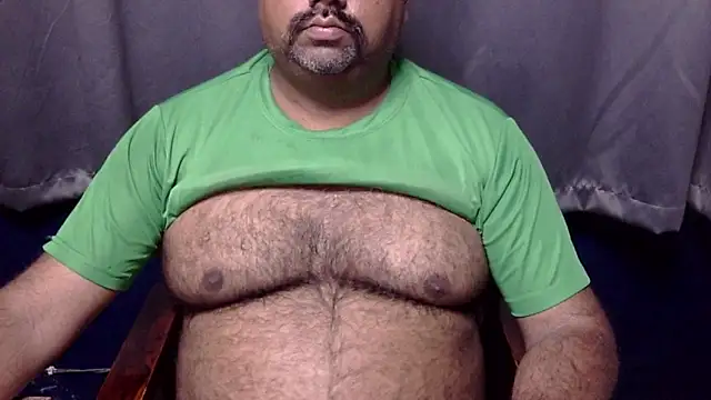 Snapshot of hairysubcub_70 chatting on July 26, 2026, 5:25 am hairysubcub 70 online show from July 26, 2026, 5:25 am