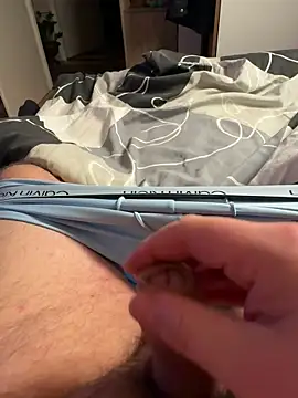 Snapshot of Tomi2244 chatting on November 20, 2025, 5:13 pm Tomi2244 online show from November 20, 2025, 5:13 pm