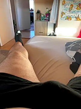 Snapshot of Tomi2244 chatting on October 3, 2025, 3:13 pm Tomi2244 online show from October 3, 2025, 3:13 pm