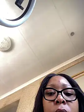 Snapshot of sexyTHANDO chatting on February 4, 2025, 10:21 am sexyTHANDO online show from February 4, 2025, 10:21 am