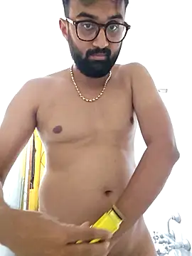 love4shownude online show from April 12, 2026, 7:33 am