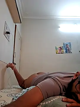 Snapshot of love4shownude chatting on October 18, 2025, 4:47 am love4shownude online show from October 18, 2025, 4:47 am