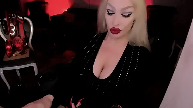 Snapshot of GreedyFinDom chatting on December 5, 2025, 6:34 am GreedyFinDom online show from December 5, 2025, 6:34 am