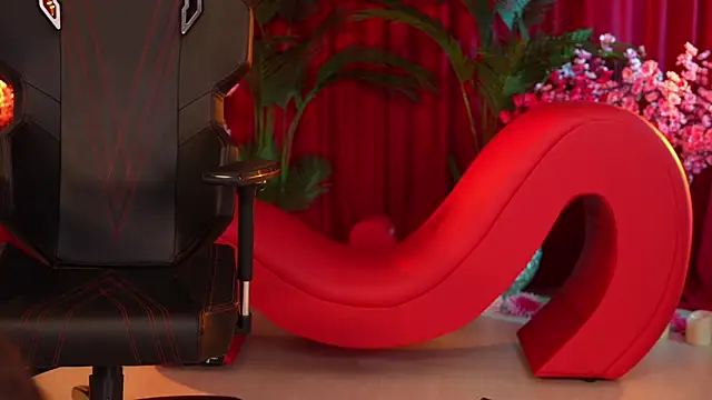 Snapshot of KittyCaitlin chatting on February 22, 2025, 1:55 am KittyCaitlin online show from February 22, 2025, 1:55 am