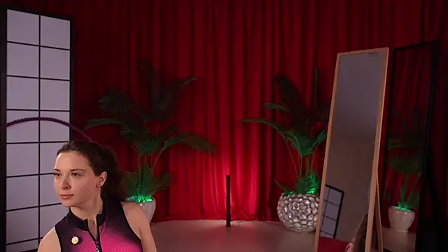 Snapshot of KittyCaitlin chatting on November 17, 2025, 7:51 pm KittyCaitlin online show from November 17, 2025, 7:51 pm