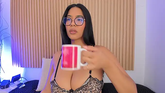 GenesisRuiz online show from June 25, 2026, 11:04 am