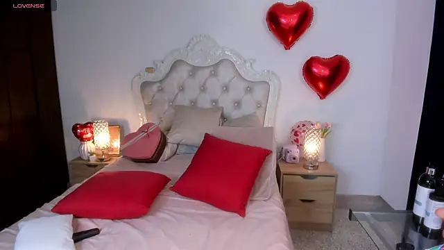 Snapshot of Anna_Caruso chatting on February 12, 2025, 10:59 pm Anna Caruso online show from February 12, 2025, 10:59 pm