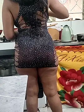 Snapshot of NeydeHotWife chatting on April 9, 2026, 12:00 pm NeydeHotWife online show from April 9, 2026, 12:00 pm