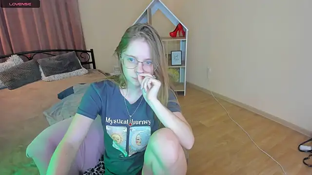 CharmedDoll online show from July 10, 2026, 12:27 pm
