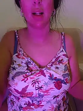 Snapshot of Queen_sousou chatting on July 1, 2026, 8:53 pm Queen sousou online show from July 1, 2026, 8:53 pm