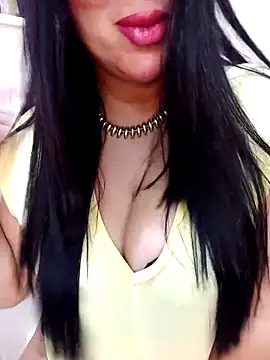 Snapshot of Queen_sousou chatting on November 7, 2025, 9:08 pm Queen sousou online show from November 7, 2025, 9:08 pm