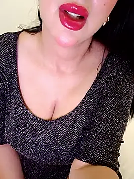 Snapshot of Queen_sousou chatting on June 6, 2026, 11:21 pm Queen sousou online show from June 6, 2026, 11:21 pm