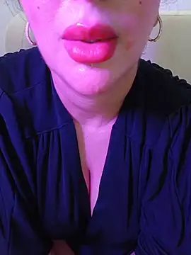 Snapshot of Queen_sousou chatting on June 21, 2026, 9:53 pm Queen sousou online show from June 21, 2026, 9:53 pm