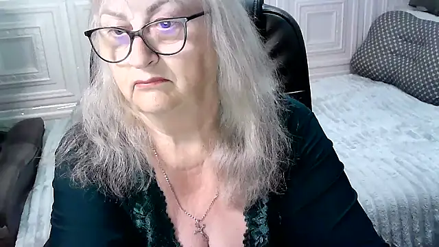Snapshot of LolkaAlyss chatting on June 4, 2026, 4:06 am LolkaAlyss online show from June 4, 2026, 4:06 am