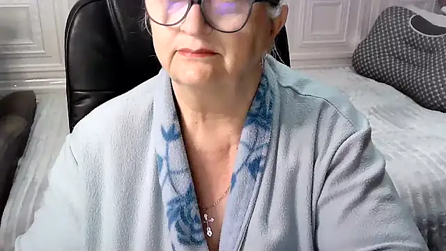 LolkaAlyss online show from April 28, 2026, 9:30 pm