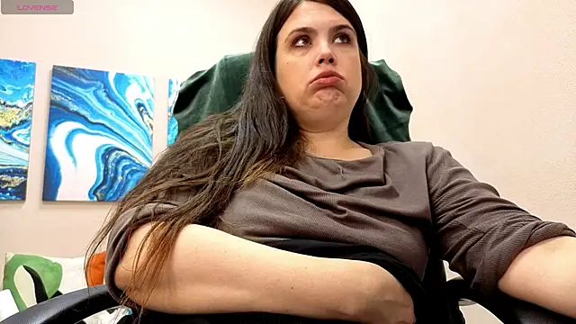 Snapshot of BattyMoll chatting on October 18, 2025, 3:14 pm BattyMoll online show from October 18, 2025, 3:14 pm