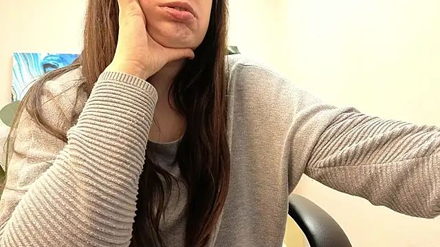 Snapshot of BattyMoll chatting on October 25, 2025, 3:12 pm BattyMoll online show from October 25, 2025, 3:12 pm