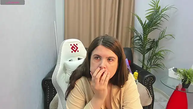 BattyMoll online show from July 15, 2026, 10:44 am
