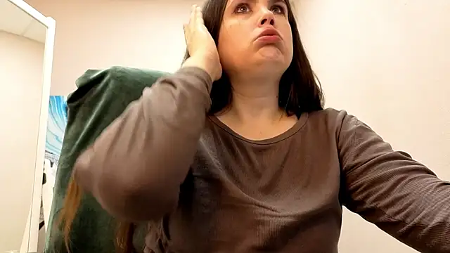 Snapshot of BattyMoll chatting on October 29, 2025, 3:44 pm BattyMoll online show from October 29, 2025, 3:44 pm