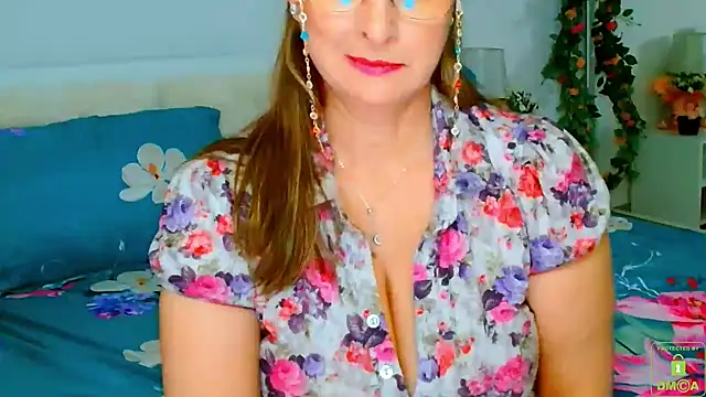 Snapshot of Tyana40 chatting on March 20, 2025, 8:53 am Tyana40 online show from March 20, 2025, 8:53 am