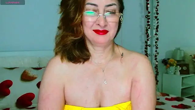 Tyana40 online show from July 15, 2026, 1:12 am