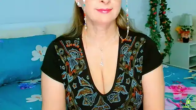 Snapshot of Tyana40 chatting on March 21, 2025, 2:28 am Tyana40 online show from March 21, 2025, 2:28 am