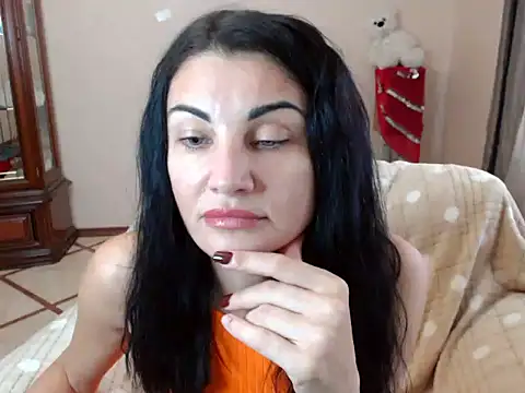 Snapshot of Karina8571 chatting on December 4, 2025, 8:35 am Karina8571 online show from December 4, 2025, 8:35 am