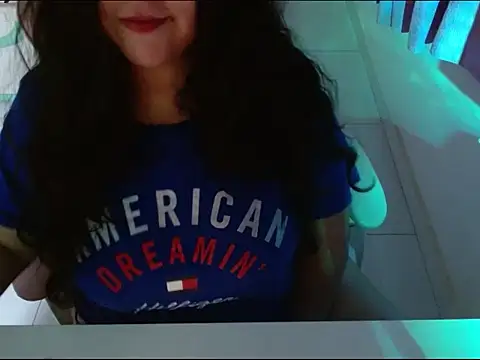 KittyK3 online show from November 3, 2025, 4:39 am