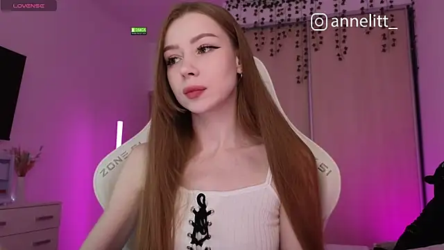 Snapshot of Annelitt chatting on February 16, 2026, 7:56 pm Annelitt online show from February 16, 2026, 7:56 pm