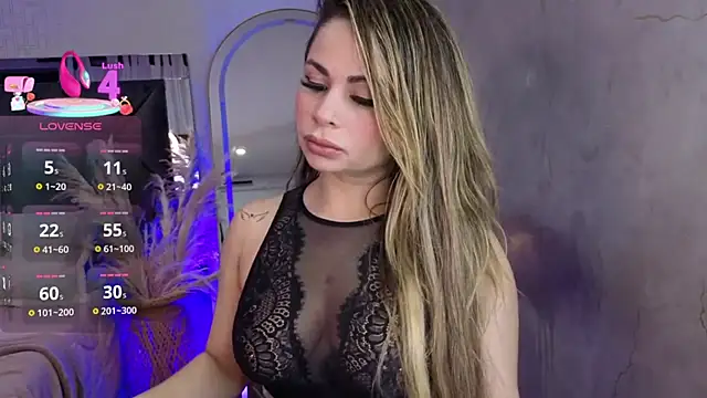 Angel Monrroe online show from December 17, 2025, 5:23 am